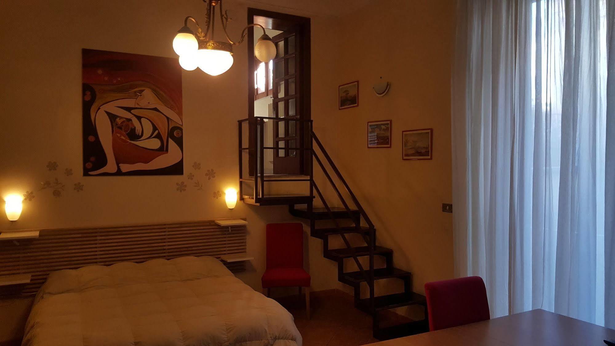 B&B Soriano44 Naples Exterior photo